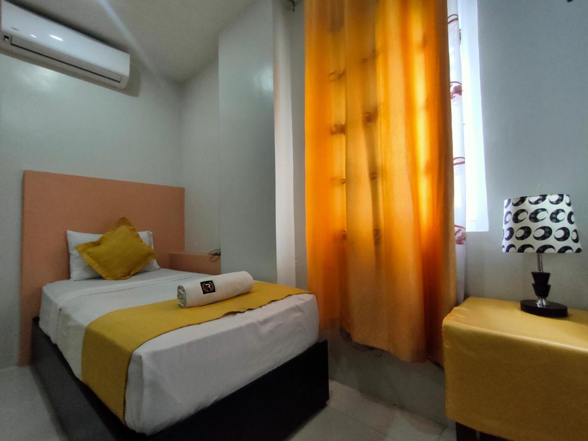 Villa Rosita Hotel Naga City By Reddoorz Buitenkant foto