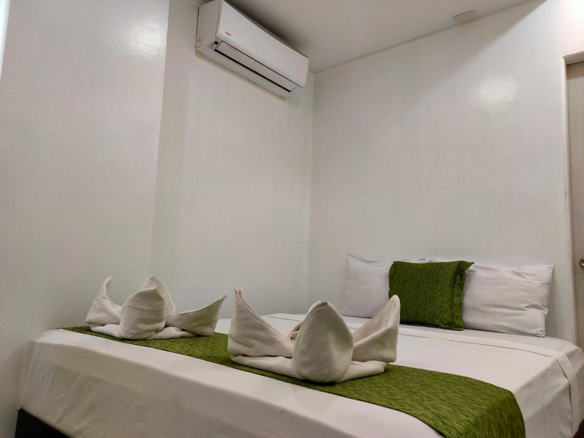 Villa Rosita Hotel Naga City By Reddoorz Buitenkant foto